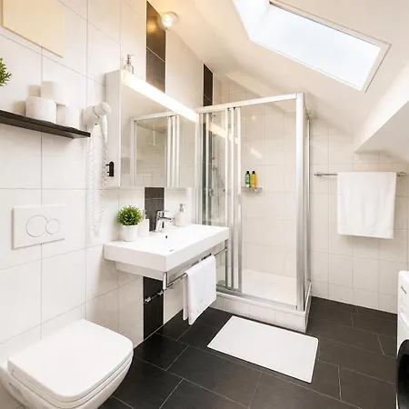 6 Apartment, Comfortable Modern Apartment